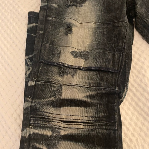 Golden Denim Stonewashed/Distressed Jeans - Picture 11 of 12